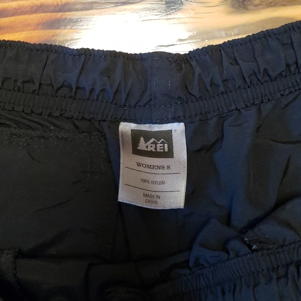 REI Shorts.  Women's Size 8. In GUC. - Picture 3 of 5